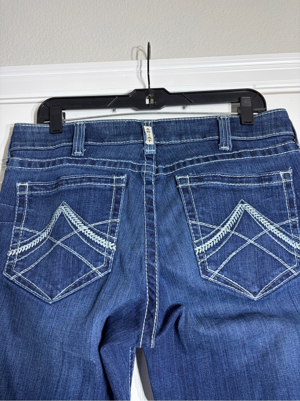 Ariat Straight-Leg Jeans 31R - Picture 4 of 10
